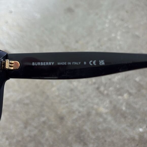 Burberry Primrose sunglasses